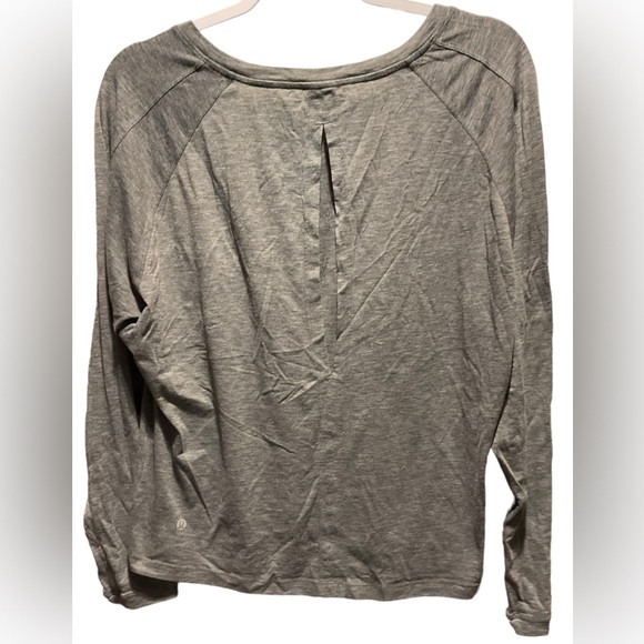 * * 🍋Lululemon Open Back Long Sleeve Top - Picture 2 of 7